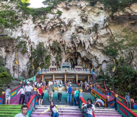  La Grotta di Batu: Un viaggio nel cuore della storia e della spiritualità