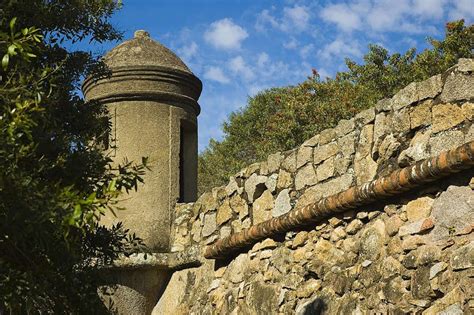 Il Forte de São José, imponente bastione della storia e testimone silenzioso del passato coloniale!