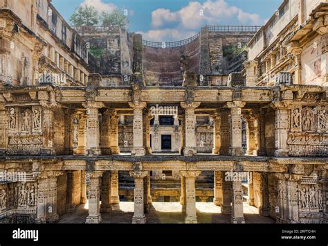 Rani ki Vav: Un capolavoro architettonico e un labirinto di storia!